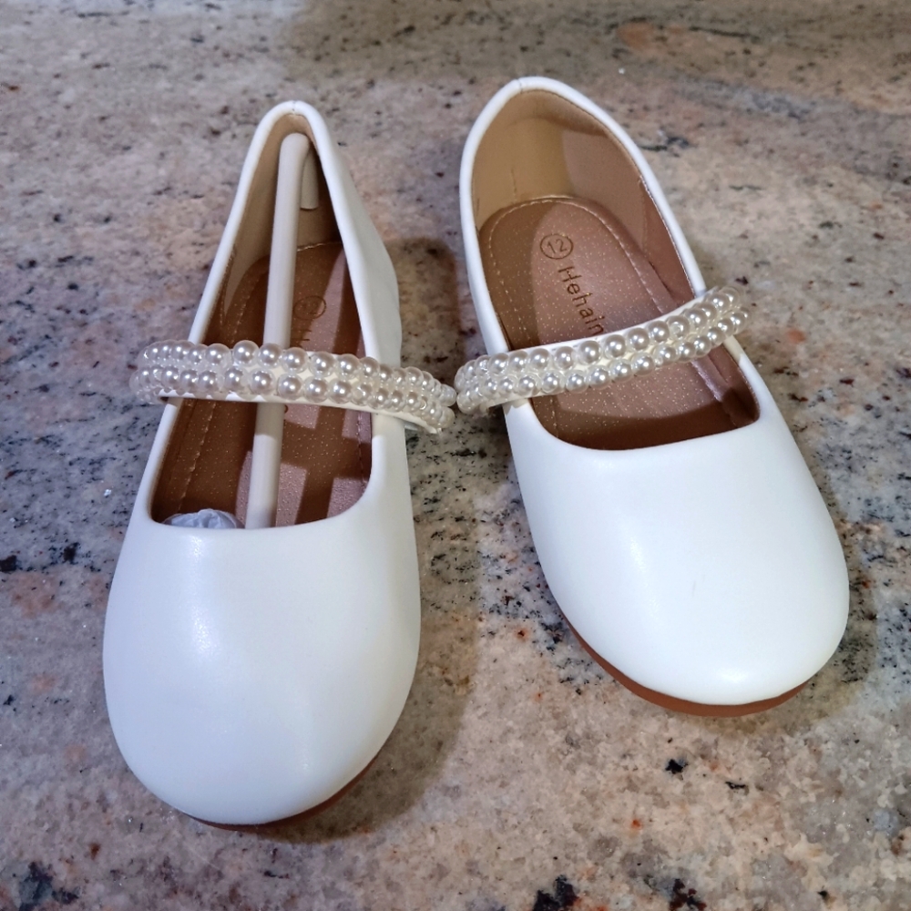 HeHalnom Girl’s White Flats With Pearl Strap Flower Girl, Pageant, Wedding Sz 12